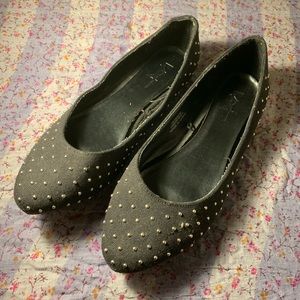 Very Cool Studded Women’s Woven Flats 7